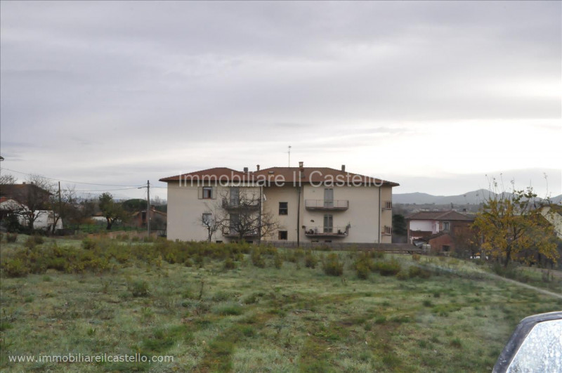 Immagine 7 di Terreno in vendita  a Castiglione Del Lago