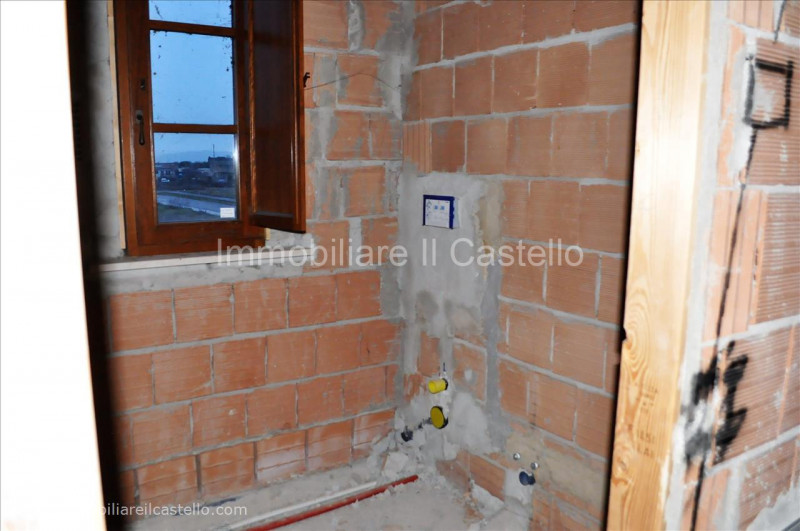 Immagine 3 di Appartamento in vendita  in Via Rasetti a Castiglione Del Lago