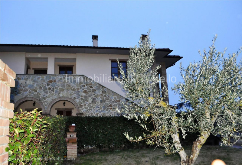 Immagine 9 di Appartamento in vendita  in Via Rasetti a Castiglione Del Lago