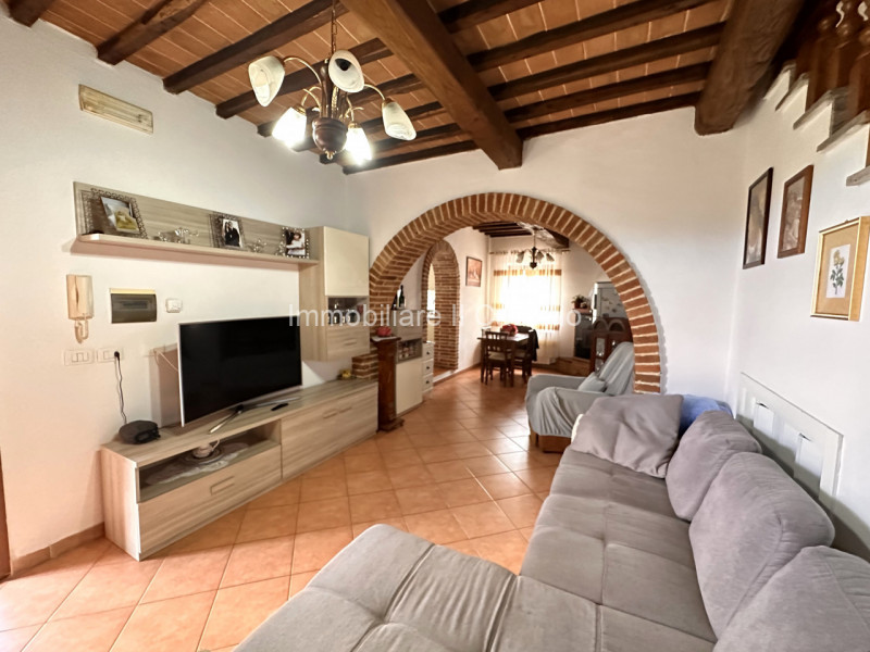 Immagine 5 di Casa bifamiliare in vendita  in VIA NAPOLI a Castiglione Del Lago