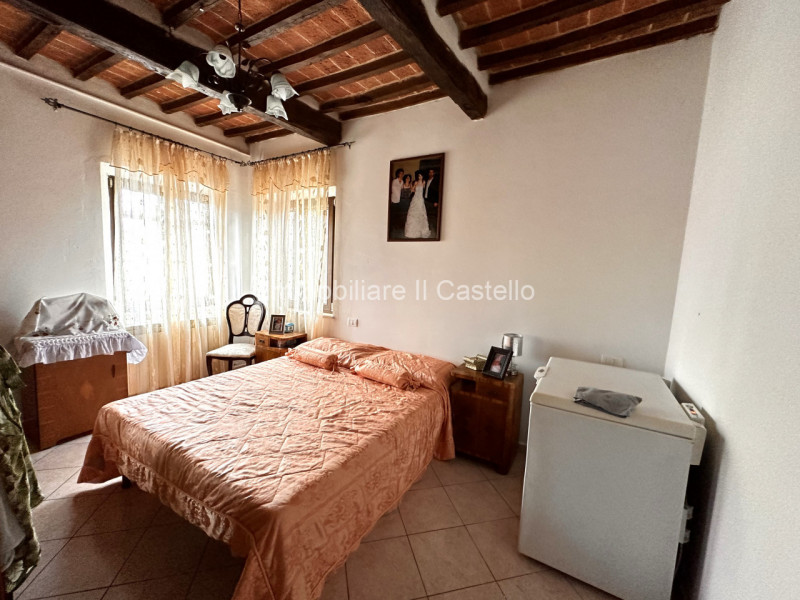 Immagine 13 di Casa bifamiliare in vendita  in VIA NAPOLI a Castiglione Del Lago