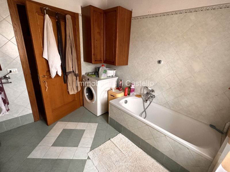 Immagine 16 di Casa bifamiliare in vendita  in VIA NAPOLI a Castiglione Del Lago