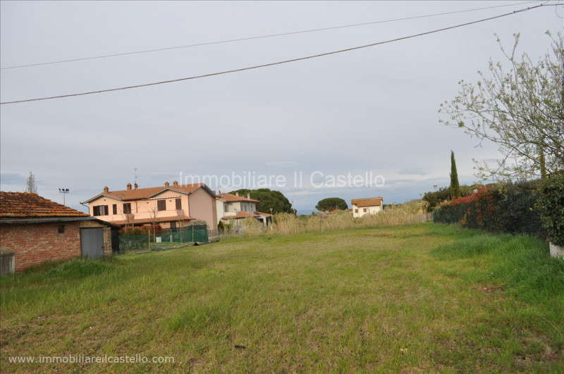 Immagine 3 di Terreno in vendita  a Castiglione Del Lago