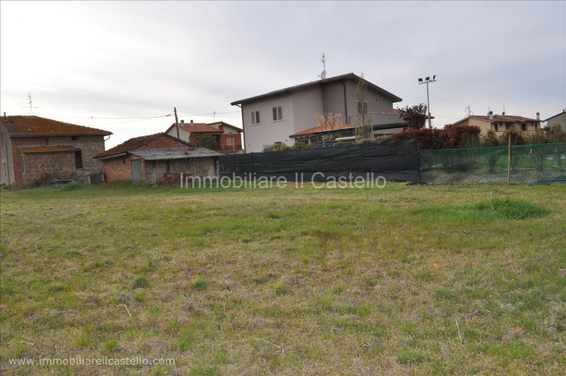 Immagine 5 di Terreno in vendita  a Castiglione Del Lago