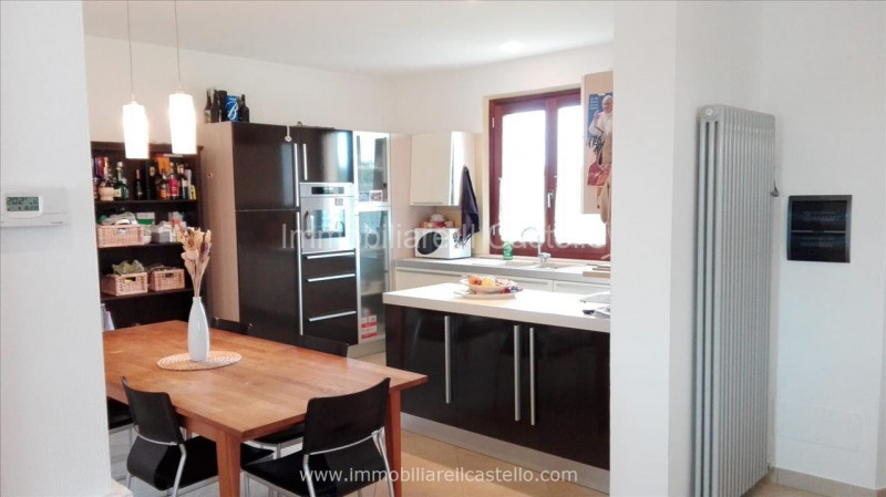 Immagine 7 di Villa in vendita  in VIA VITELLINO a Castiglione Del Lago