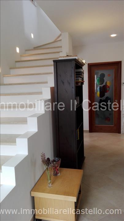 Immagine 11 di Villa in vendita  in VIA VITELLINO a Castiglione Del Lago