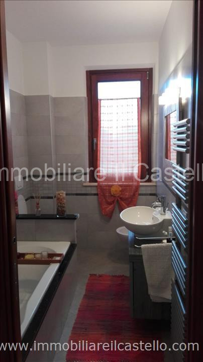 Immagine 16 di Villa in vendita  in VIA VITELLINO a Castiglione Del Lago