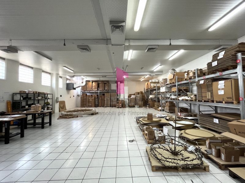 Immagine 2 di Capannone industriale in vendita  in Viale del Lavoro a Vigonza