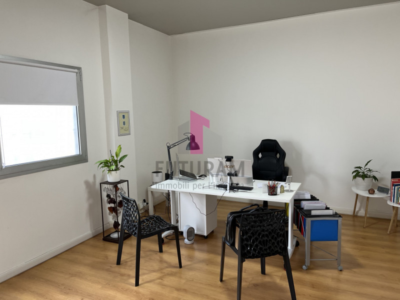 Immagine 9 di Capannone industriale in vendita  in Viale del Lavoro a Vigonza