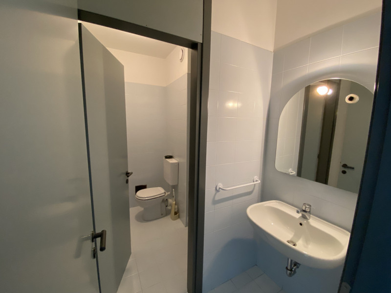 Immagine 3 di Ufficio in affitto  in Largo Parolini a Bassano Del Grappa