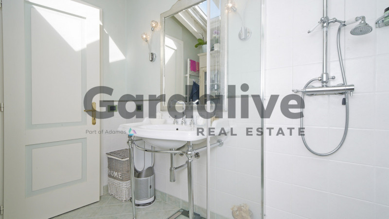 Immagine 23 di Appartamento in vendita  in Via Trevisago, 10 a Soiano Del Lago