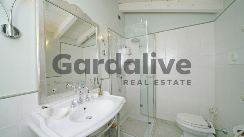 Immagine 24 di Appartamento in vendita  in Via Trevisago, 10 a Soiano Del Lago