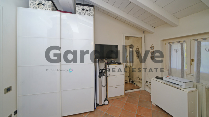 Immagine 50 di Appartamento in vendita  in Via Trevisago, 10 a Soiano Del Lago