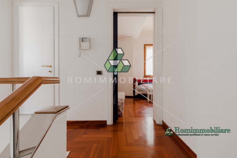 Immagine 8 di Villa in vendita  in Via Pierfranco Bonetti a Roma