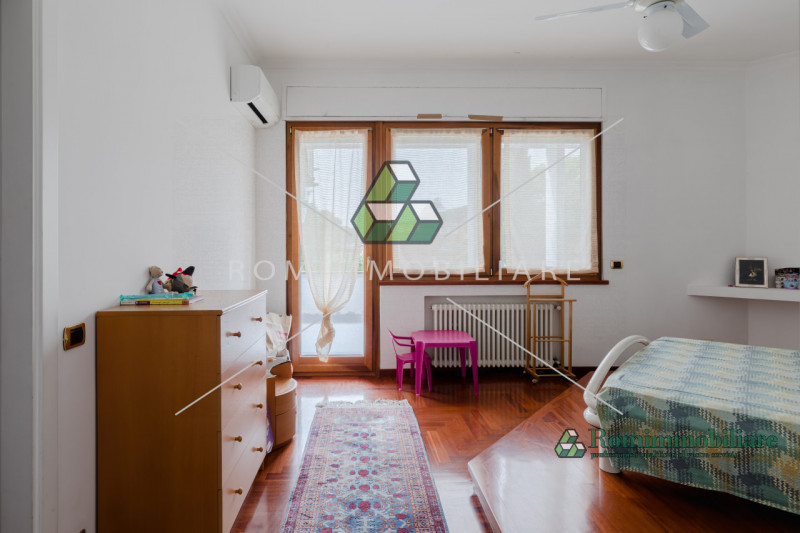 Immagine 10 di Villa in vendita  in Via Pierfranco Bonetti a Roma