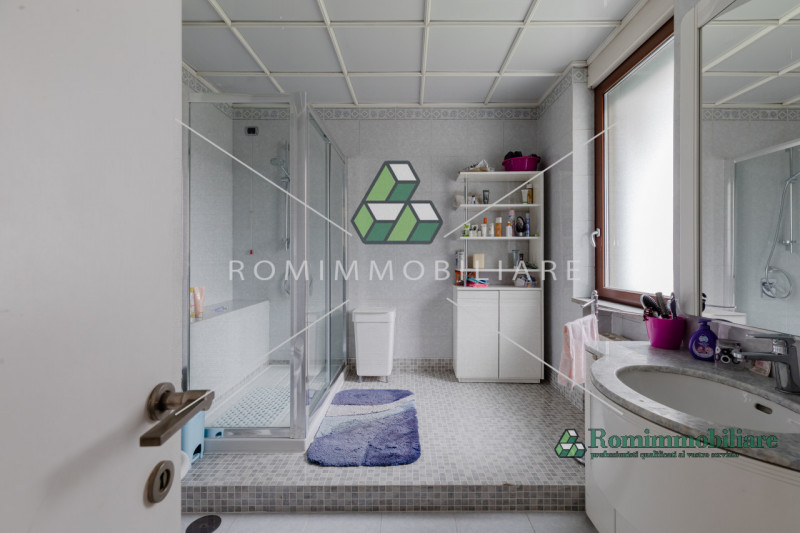 Immagine 13 di Villa in vendita  in Via Pierfranco Bonetti a Roma