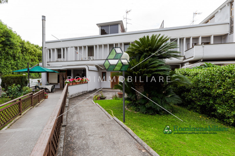 Immagine 16 di Villa in vendita  in Via Pierfranco Bonetti a Roma