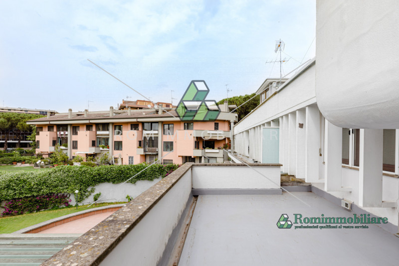 Immagine 17 di Villa in vendita  in Via Pierfranco Bonetti a Roma