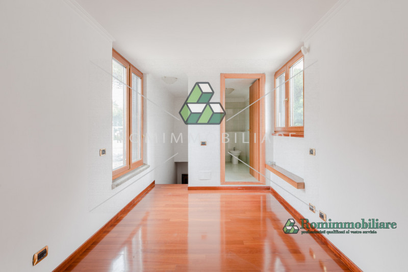 Immagine 21 di Villa in vendita  in Via Pierfranco Bonetti a Roma