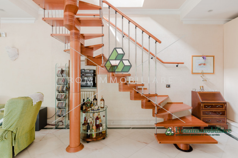 Immagine 25 di Villa in vendita  in Via Pierfranco Bonetti a Roma