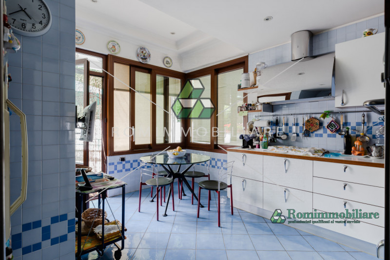 Immagine 37 di Villa in vendita  in Via Pierfranco Bonetti a Roma