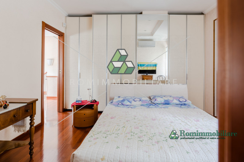 Immagine 43 di Villa in vendita  in Via Pierfranco Bonetti a Roma