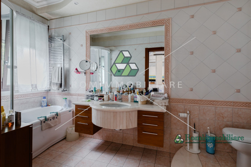 Immagine 47 di Villa in vendita  in Via Pierfranco Bonetti a Roma