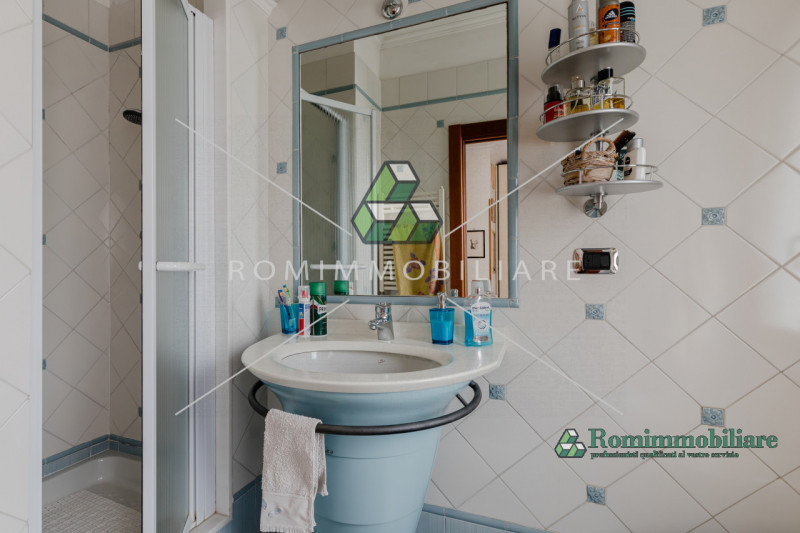 Immagine 50 di Villa in vendita  in Via Pierfranco Bonetti a Roma