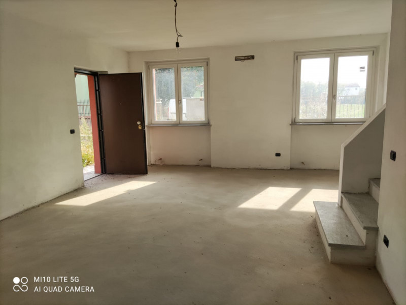 Immagine 7 di Villa in vendita  in via Roma a Bressana Bottarone