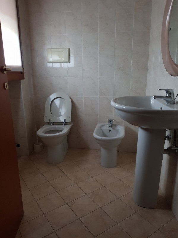 Immagine 8 di Ufficio in vendita  in via Cavour n. 79 a Vo