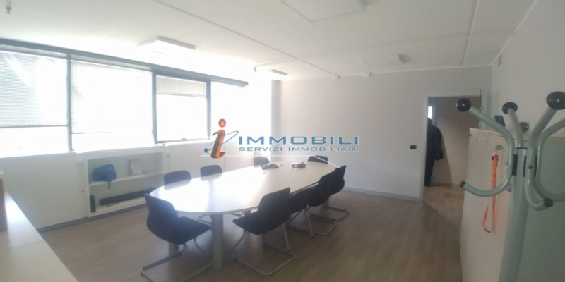 Immagine 16 di Ufficio in affitto  in STRADA 3 a Assago