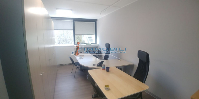 Immagine 18 di Ufficio in affitto  in STRADA 3 a Assago