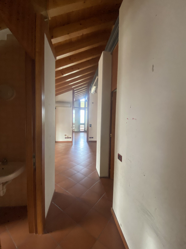 Immagine 6 di Attico in vendita  a Montebelluna