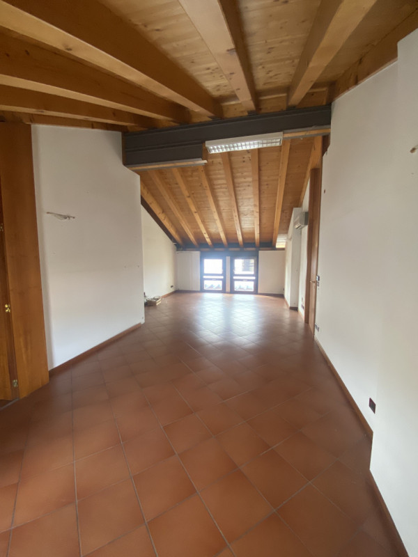 Immagine 8 di Attico in vendita  a Montebelluna