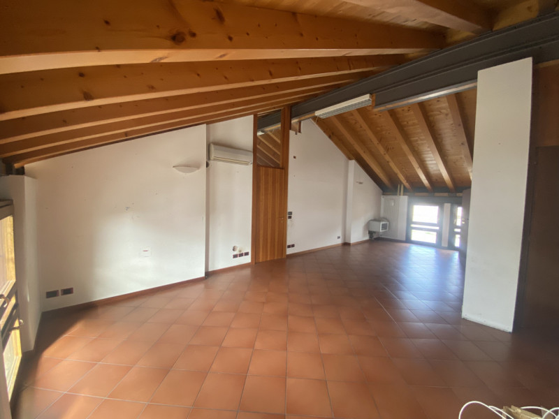 Immagine 9 di Attico in vendita  a Montebelluna