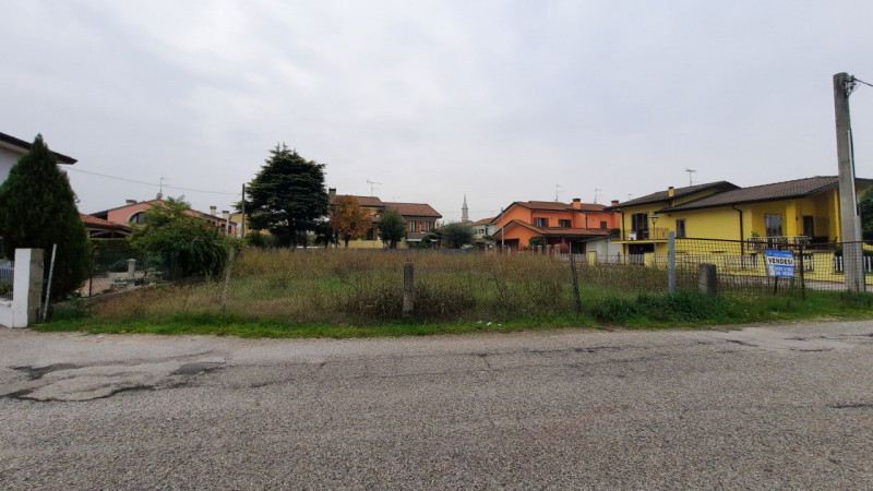 Immagine 6 di Terreno in vendita  in VICOLO DI VITTORIO a Solesino