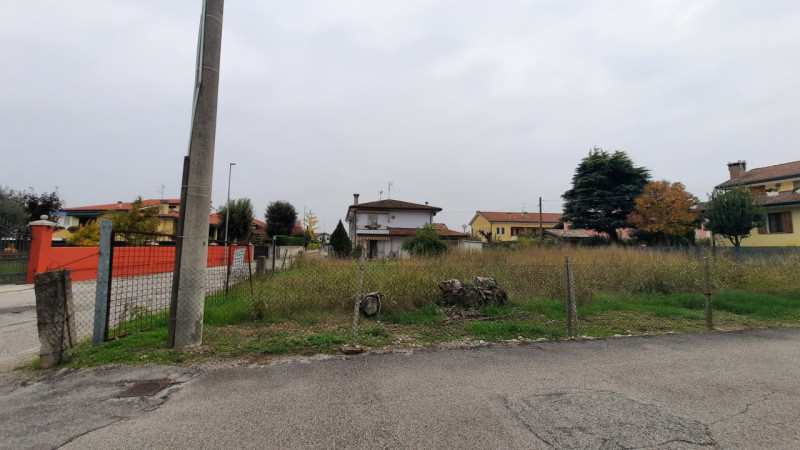 Immagine 8 di Terreno in vendita  in VICOLO DI VITTORIO a Solesino