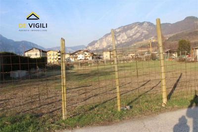 Immagine 2 di Terreno in vendita  in Strada Statale dell'Abetone e del Brennero a San Michele All'adige