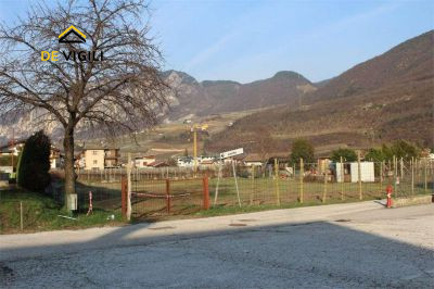 Immagine 5 di Terreno in vendita  in Strada Statale dell'Abetone e del Brennero a San Michele All'adige