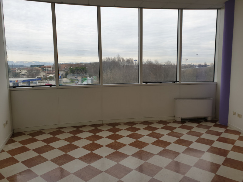 Immagine 2 di Ufficio in affitto  in via dei Pioppi a Vicenza