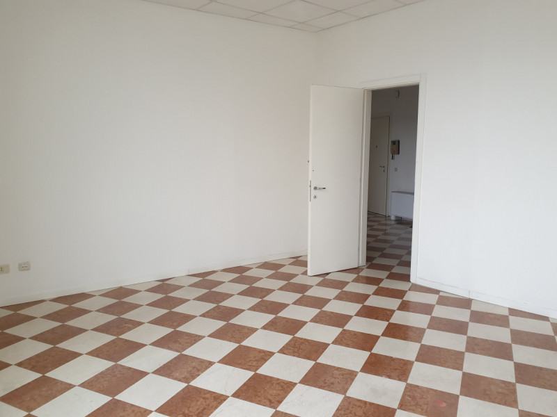 Immagine 4 di Ufficio in affitto  in via dei Pioppi a Vicenza