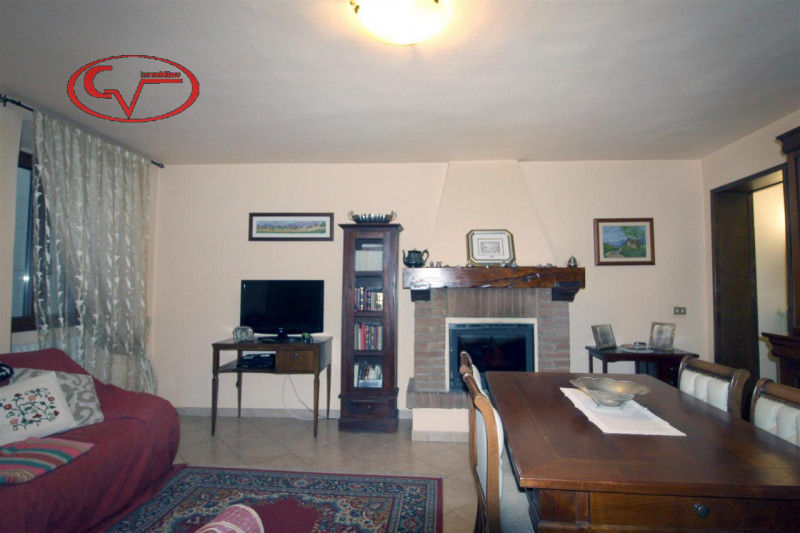 Immagine 2 di Villetta a schiera in vendita  in via Roma a Terranuova Bracciolini