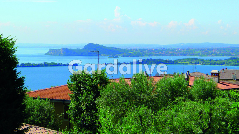 Immagine 4 di Villa in vendita  a Toscolano-Maderno