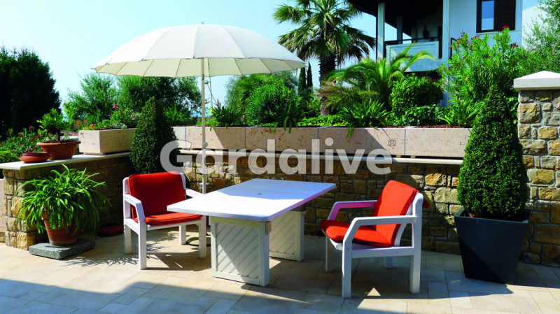 Immagine 7 di Villa in vendita  a Toscolano-Maderno