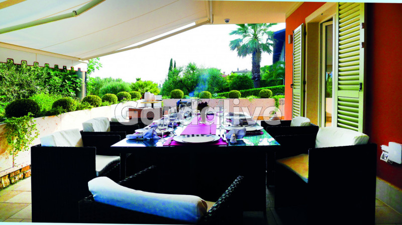 Immagine 8 di Villa in vendita  a Toscolano-Maderno