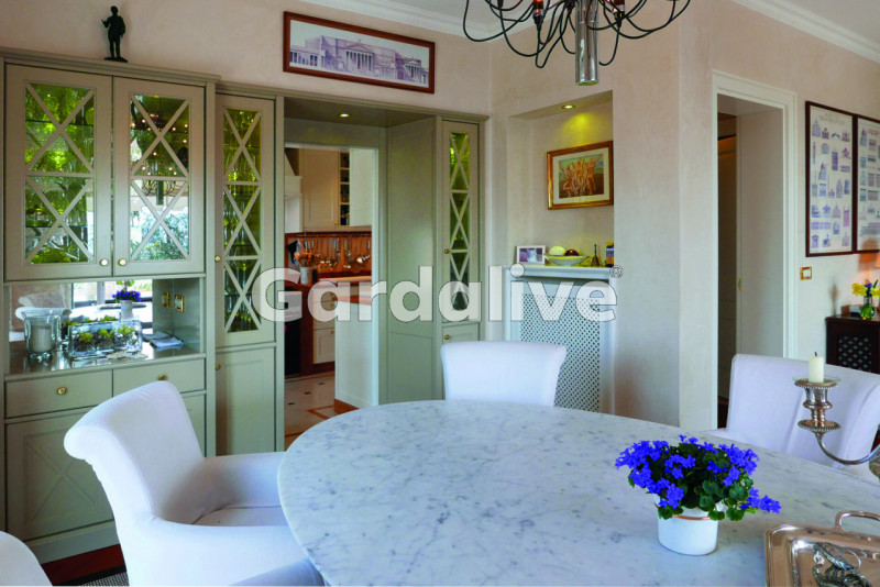 Immagine 10 di Villa in vendita  a Toscolano-Maderno