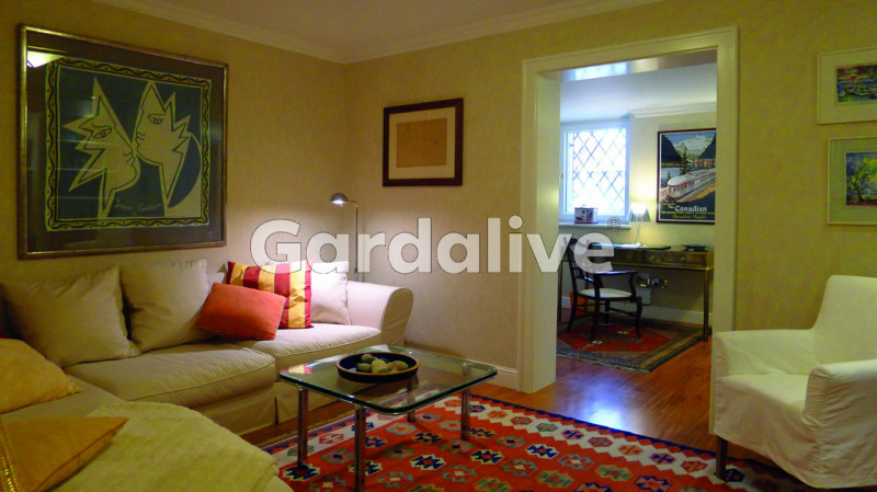 Immagine 12 di Villa in vendita  a Toscolano-Maderno