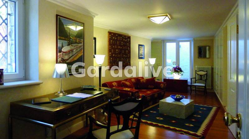 Immagine 13 di Villa in vendita  a Toscolano-Maderno