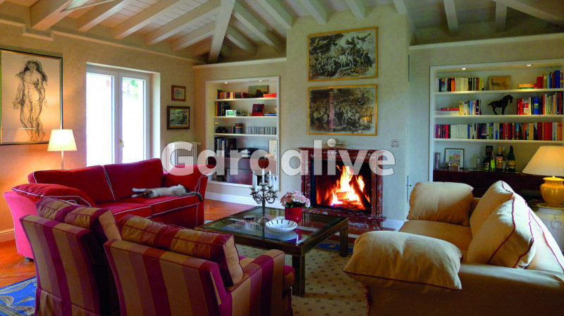 Immagine 14 di Villa in vendita  a Toscolano-Maderno