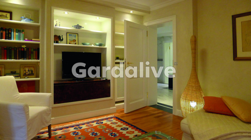 Immagine 15 di Villa in vendita  a Toscolano-Maderno